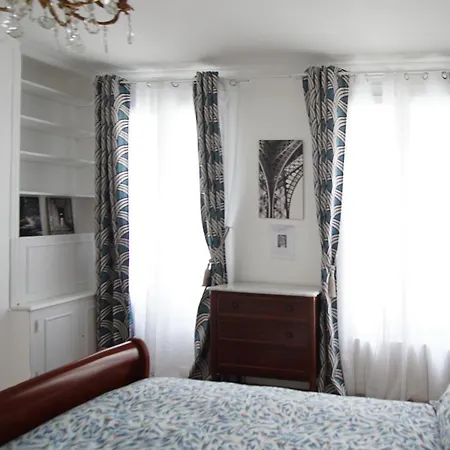 Quartier St Louis - 10 Mins Walking Chateau