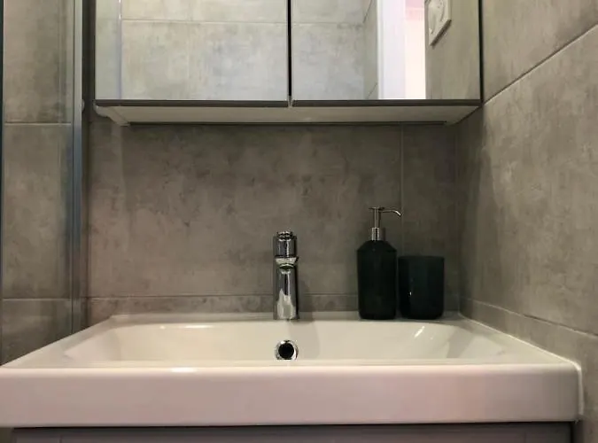 Quartier St Louis - 10 Mins Walking Château Appartement