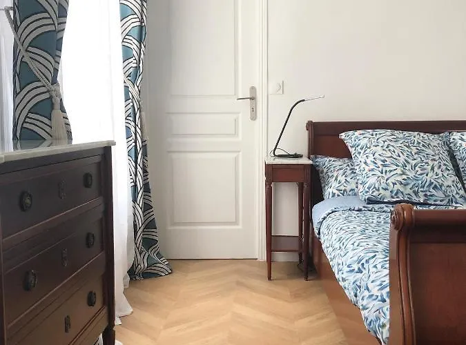 Quartier St Louis - 10 Mins Walking Château Appartement